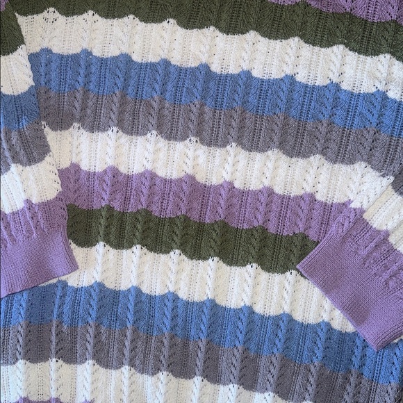 Missky Sweater - Picture 2 of 2